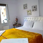 Apartament Chara's *
